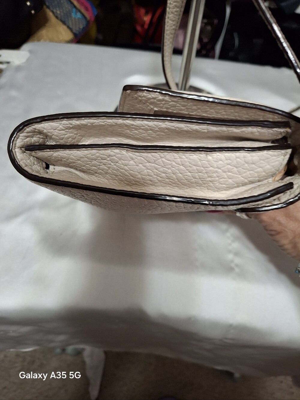 Kate Spade Everett way Merrick crossbody bag in bone 8x6 - Picture 4 of 10